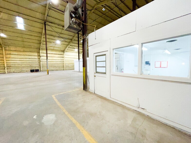 More Photos Of 1201 E 50th St, Lubbock Warehouse For Lease
