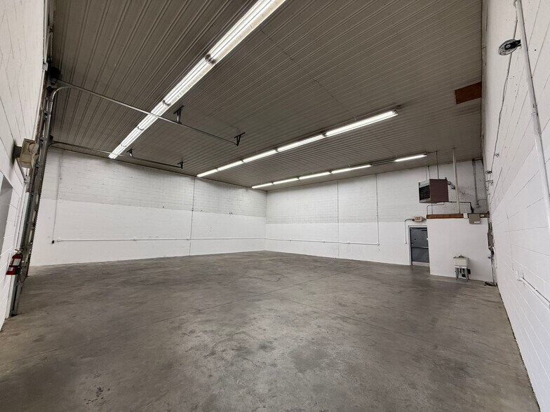 More Photos Of 10802 Westville Rd, Wyoming Warehouse For Lease