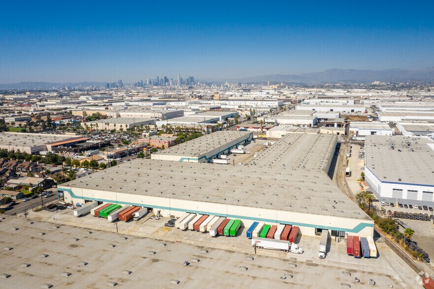 More Photos Of 6152-6172 Boyle Ave, Vernon Warehouse For Lease