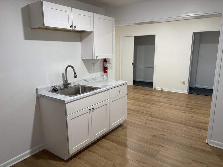 More Photos Of 326 N Wayne St, Piqua Office For Sale