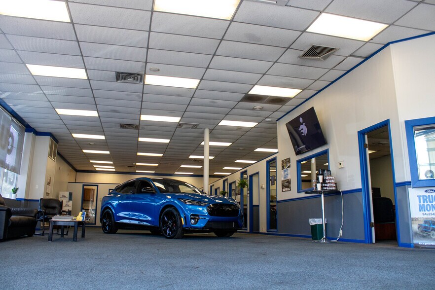 More Photos Of 1625 Commerce St, Wellsburg Auto Dealership For Sale