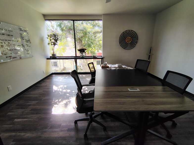 More Photos Of 802 Crosstimbers, Houston General Retail For Sale
