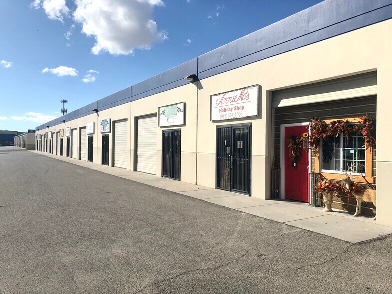 More Photos Of 155 McCutcheon Ln, El Paso Showroom For Lease