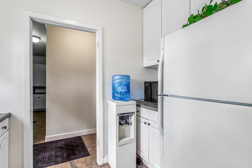 More Photos Of 592 N Euclid, Upland Office For Sale