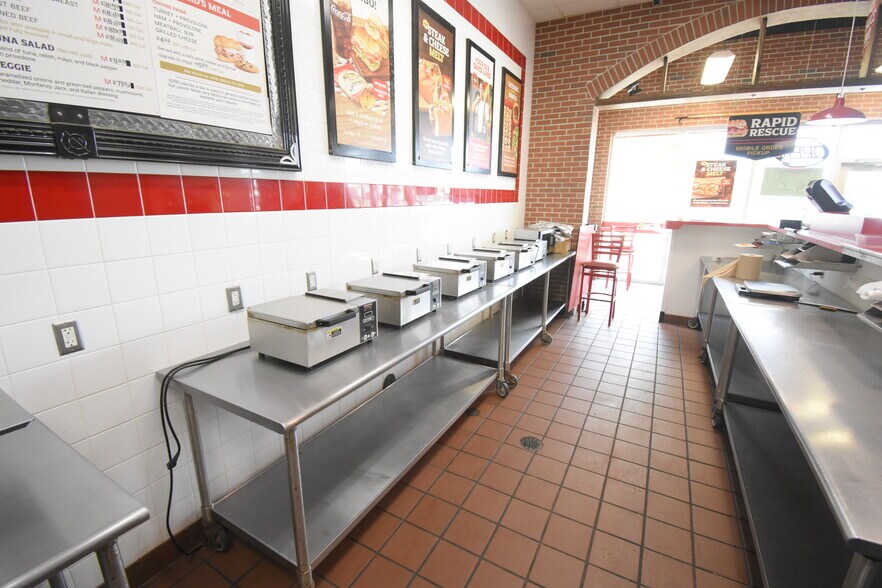 More Photos Of 253 N Bypass 35, Alvin Storefront For Lease