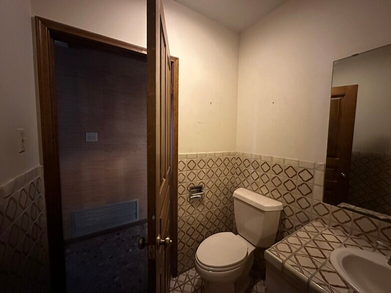 More Photos Of 6436 Bandera Rd, San Antonio Medical For Lease