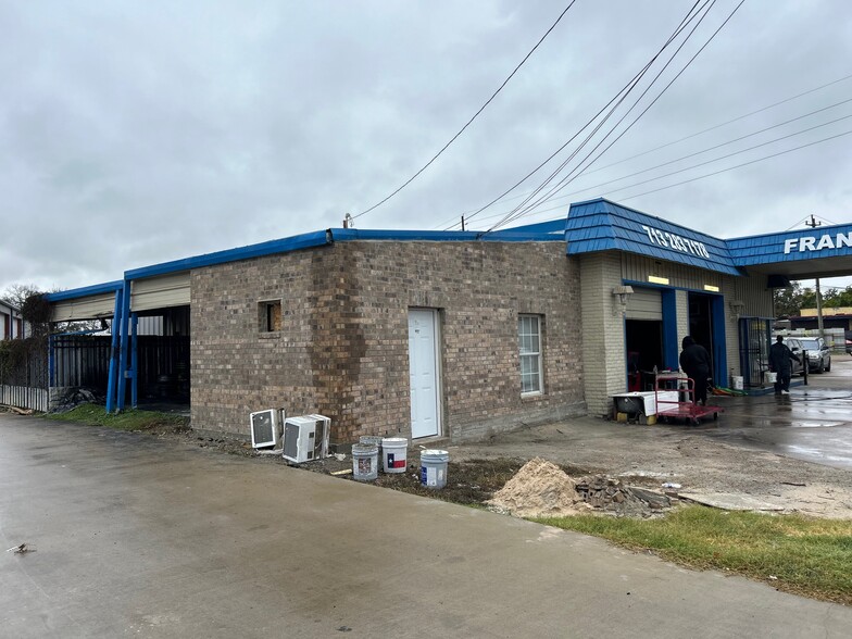 Primary Photo Of 14241 S Main St, Houston Warehouse For Lease