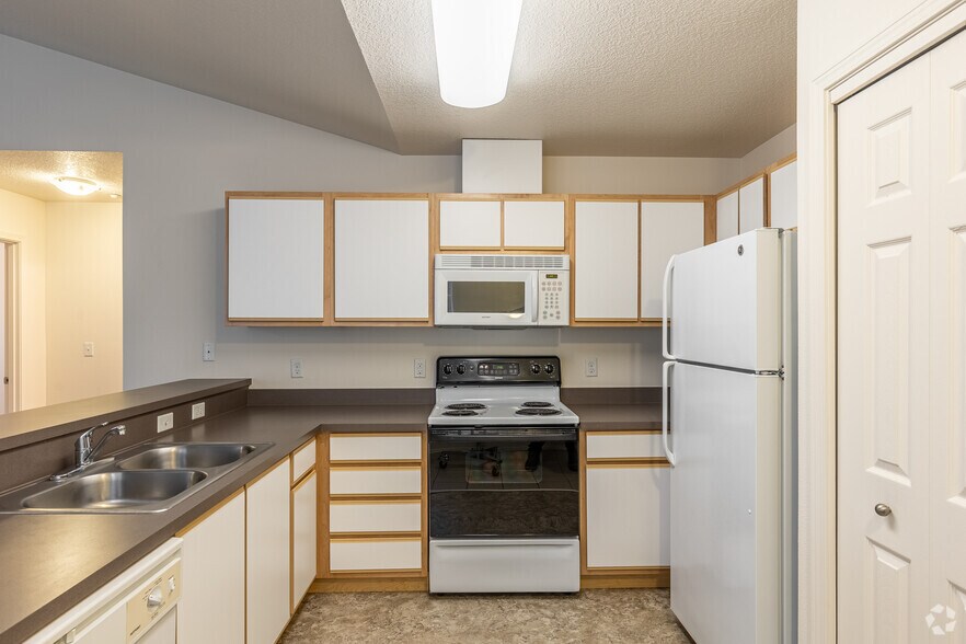 More Photos Of 2211 McKinney Ln, Lebanon Apartments For Sale