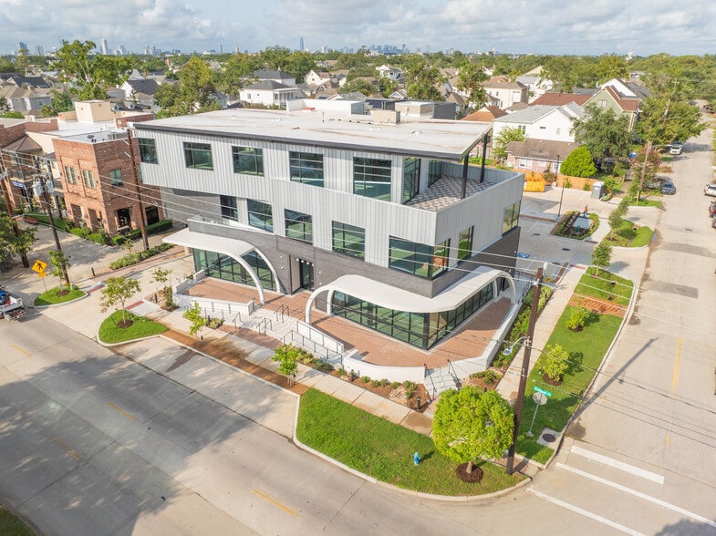 More Photos Of 1023 Studewood St, Houston Storefront Retail Office For Lease