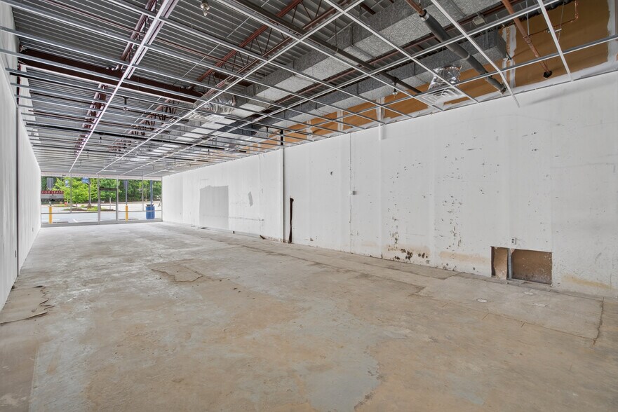 More Photos Of 439-489 N Cannon Blvd, Kannapolis Unknown For Lease