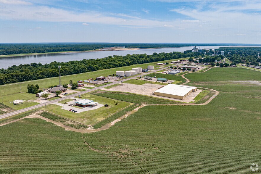 More Photos Of 1100 MO Hwy 84 W, Caruthersville Freestanding For Sale