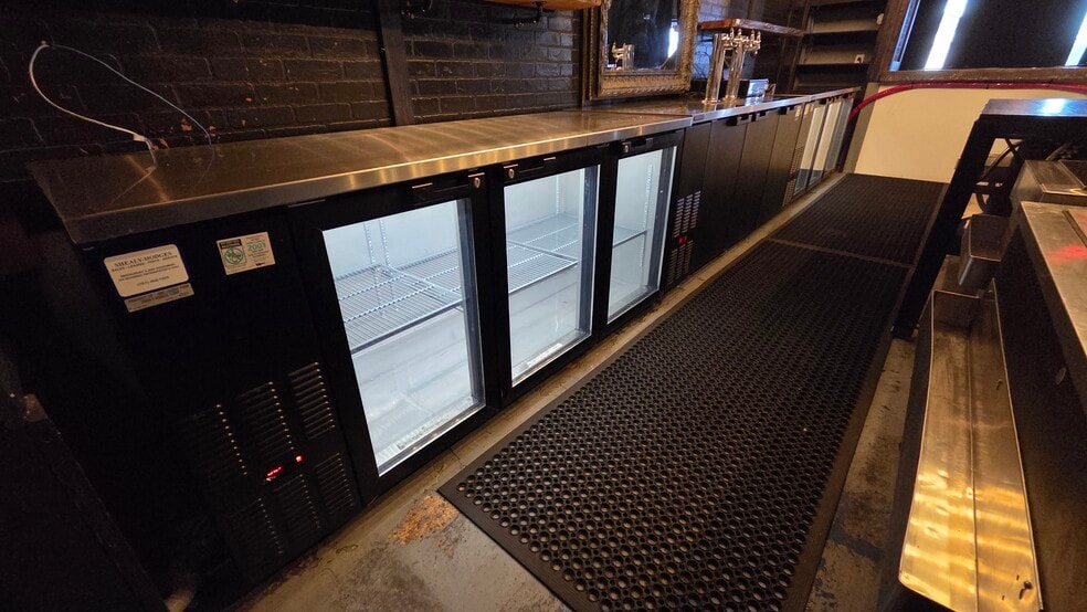More Photos Of 508 Orapax St, Norfolk Restaurant For Lease