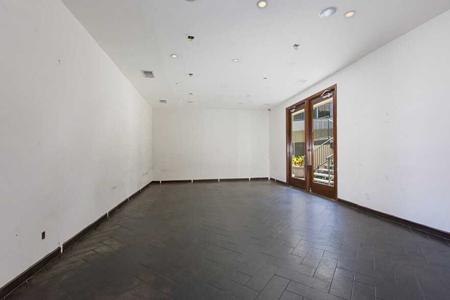 More Photos Of 727-737 Pearl St, La Jolla Medical For Lease