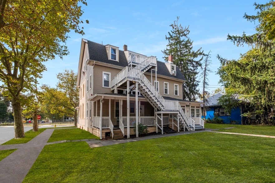 More Photos Of 423 Atlantic Ave, Egg Harbor City Multifamily For Sale