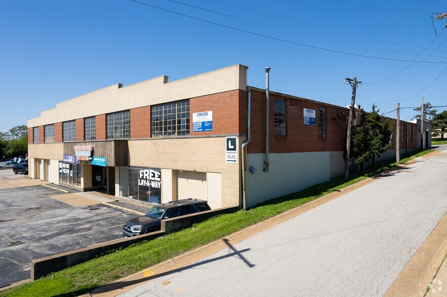 More Photos Of 3201-3205 S Kingshighway Blvd, Saint Louis Warehouse For Lease