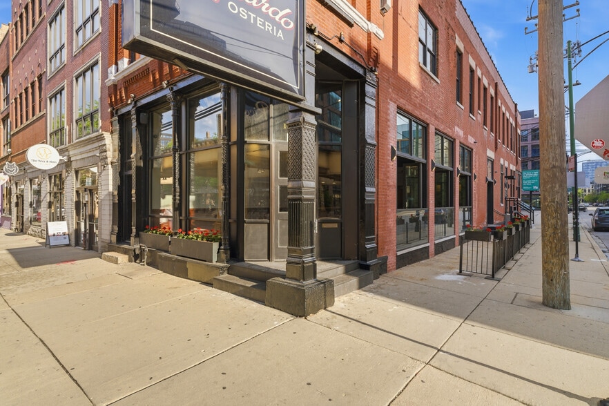 More Photos Of 1023 W Lake St, Chicago General Retail For Lease