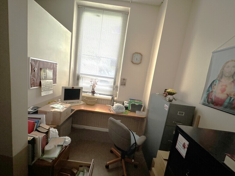 More Photos Of 1542 N Gilmor St, Baltimore Religious Facility For Sale