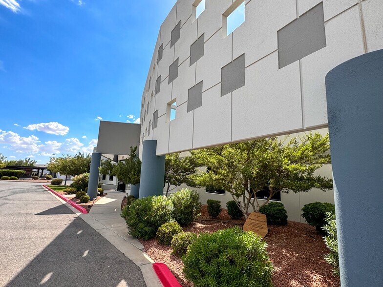 More Photos Of 1845 Northwestern Dr, El Paso Flex For Lease
