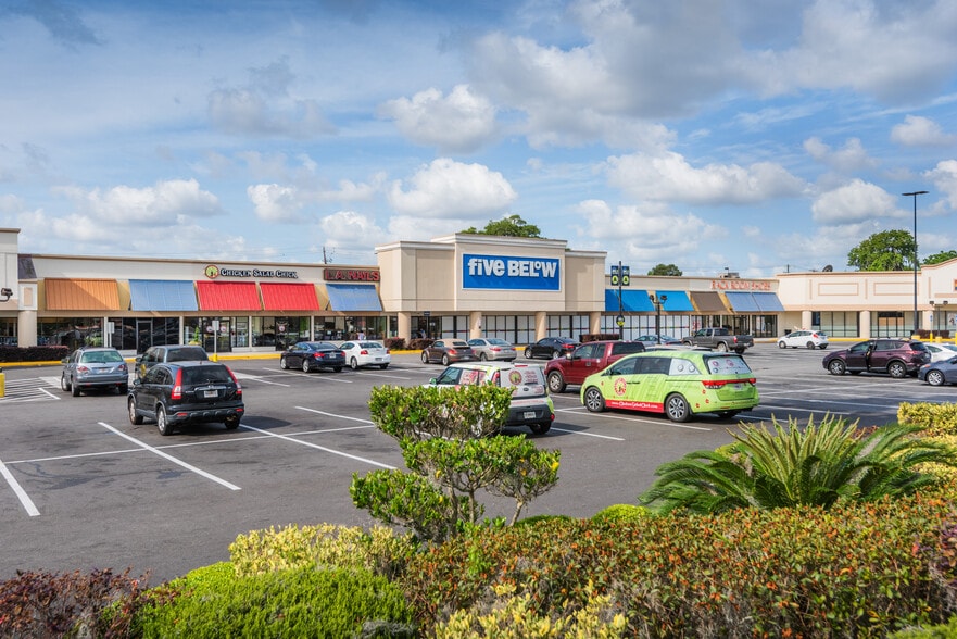 More Photos Of 7400 Abercorn St, Savannah Unknown For Lease