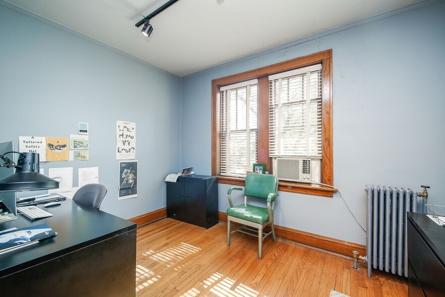 More Photos Of 440 N Main St, Glen Ellyn Storefront Retail Residential For Sale