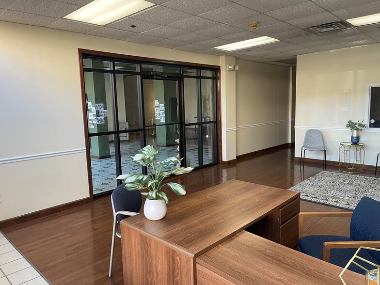 More Photos Of 201-209 W Pike St, Clarksburg Office Residential For Lease