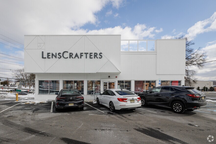 More Photos Of 712 N State Rt 17, Paramus Freestanding For Sale