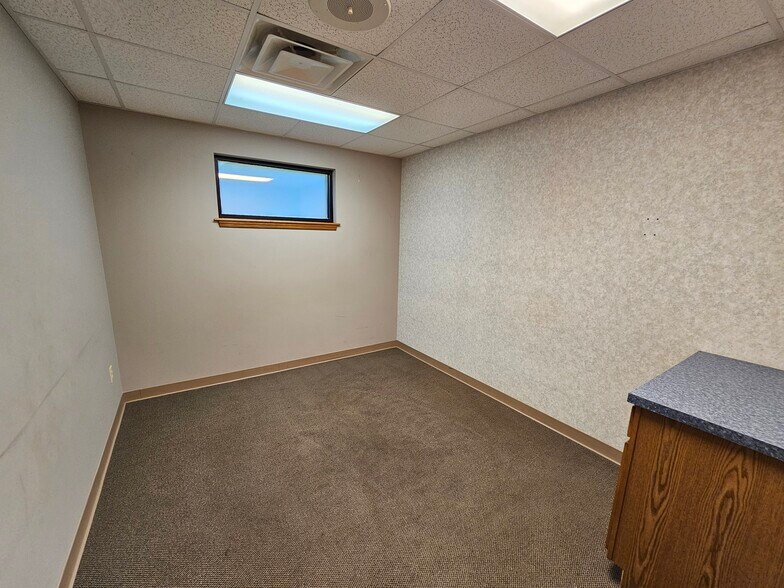 More Photos Of 30 Spring Mill Ct, Mooresville Office For Lease