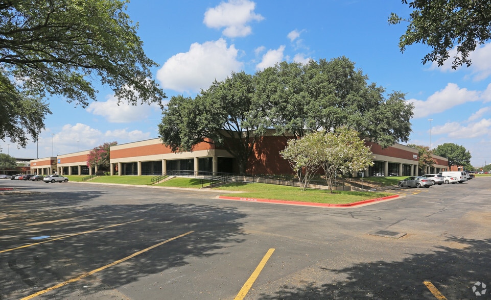 Primary Photo Of 4120 Freidrich Ln, Austin Showroom For Lease