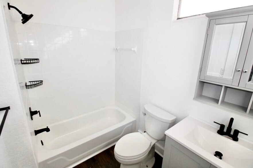 More Photos Of 610 Dundee Rd, Dundee Storefront Retail Residential For Sale