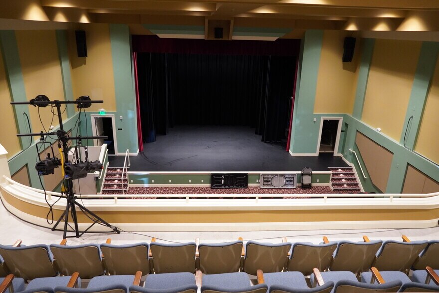 More Photos Of 1028 Main St, Evanston Theater Concert Hall For Sale