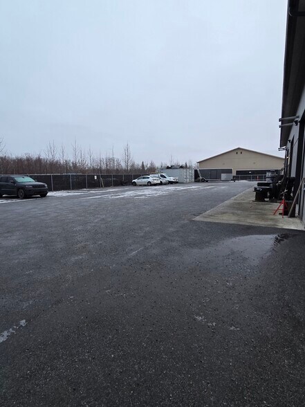 More Photos Of 1301 W Mystery Ave, Wasilla Industrial For Lease
