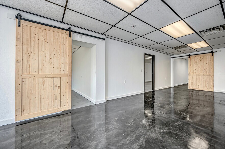 More Photos Of 209-211 S 5th St, Chickasha Storefront For Lease