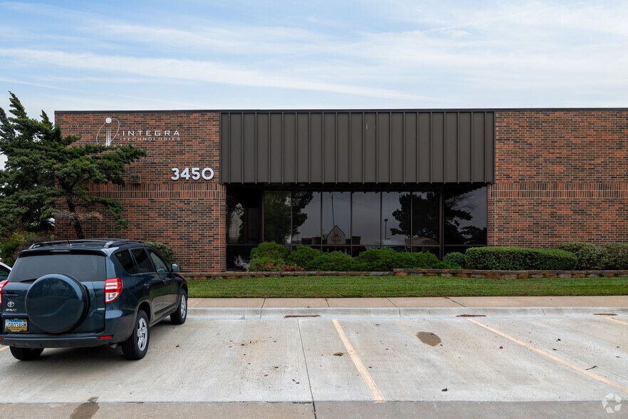More Photos Of 3450 N Rock Rd, Wichita Office For Lease