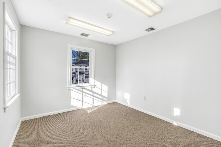 More Photos Of 311 Boston Post Rd, Wayland Office For Sale