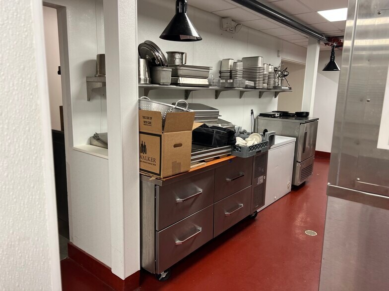 More Photos Of 28 Market St, Warren Theater Concert Hall For Lease