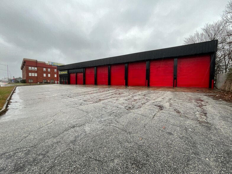 Primary Photo Of 2441 N Main St, East Point Service For Sale