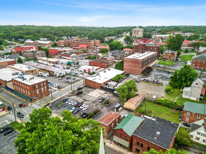 More Photos Of 215 W 3rd St, Farmville General Retail For Sale