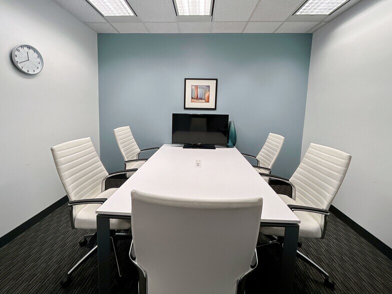 More Photos Of 4711 Yonge St, Toronto Coworking Space