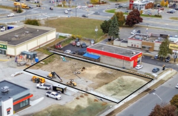 More Photos Of 3027 Parkedale Ave, Brockville General Retail For Sale