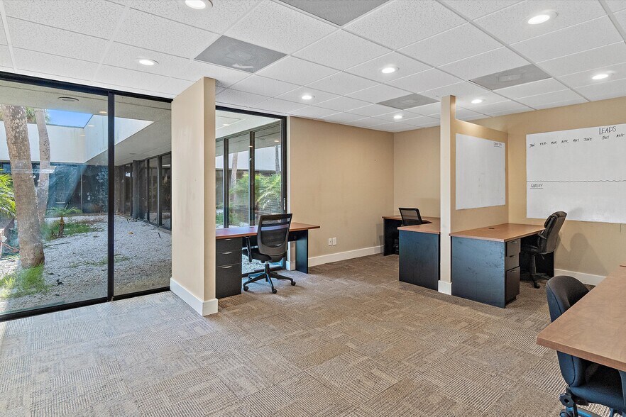 More Photos Of 5666 Seminole Blvd, Seminole Office For Sale