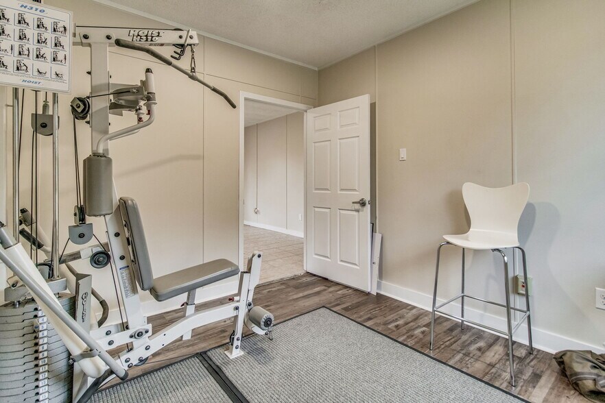 More Photos Of 725 S J St, Pensacola Office Residential For Sale