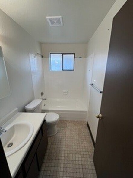 More Photos Of 1402 W Cora Ct, Spokane Apartments For Sale