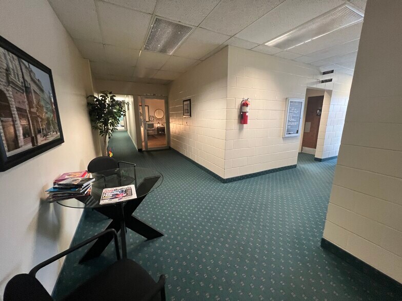 More Photos Of 520 S Pierce Ave, Mason City Medical For Sale