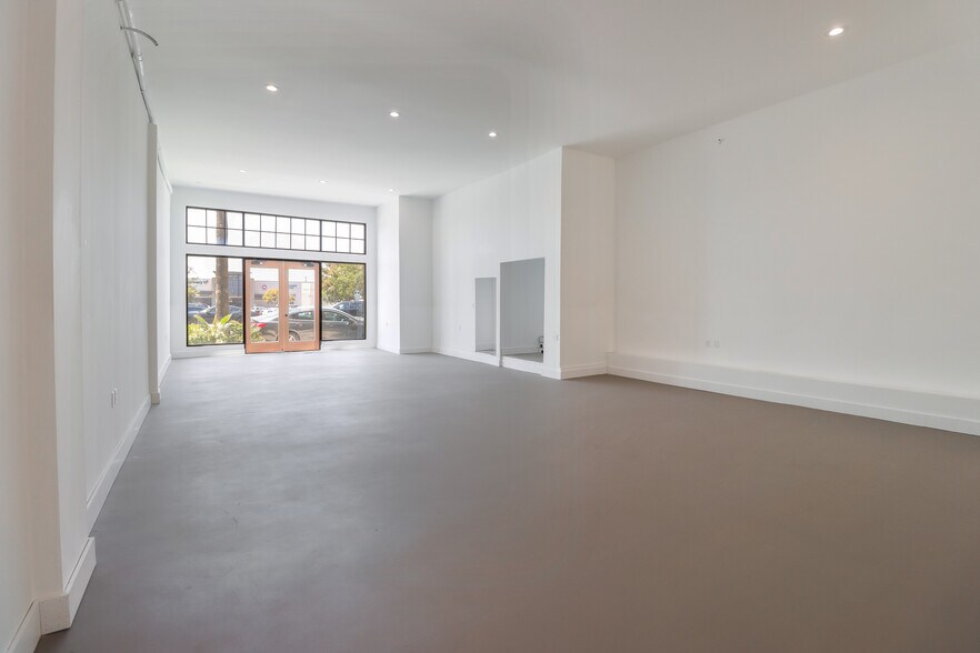 More Photos Of 4514-4518 Hollywood Blvd, Los Angeles Storefront Retail Residential For Lease