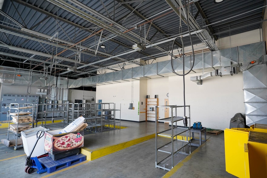 More Photos Of 30 Jimmo Dr, Colchester Refrigeration Cold Storage For Lease