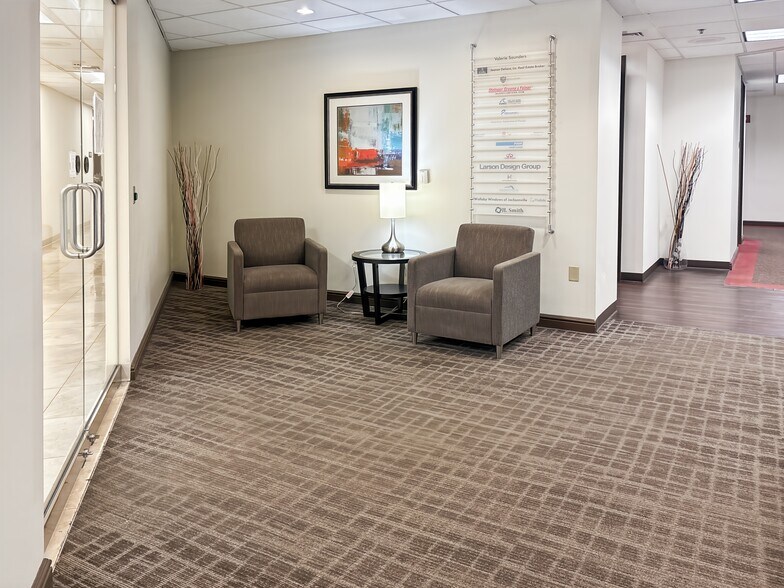 More Photos Of 4651 Salisbury Rd, Jacksonville Coworking Space