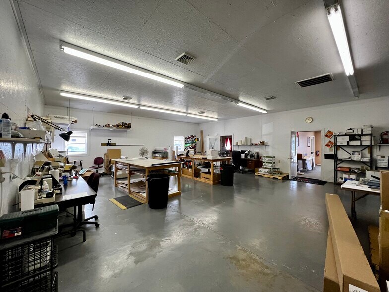 More Photos Of 1120 E Jackson St, Macomb Freestanding For Sale