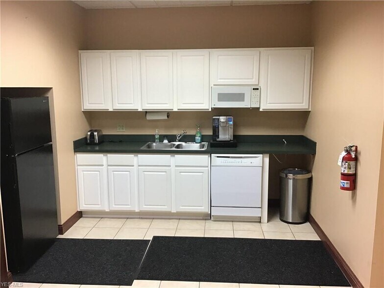 More Photos Of 2888 Nationwide Pky, Brunswick Light Manufacturing For Lease