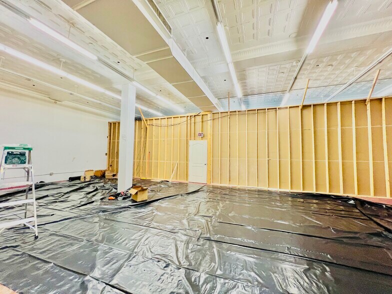 More Photos Of 976 Broadway, Buffalo Storefront For Lease