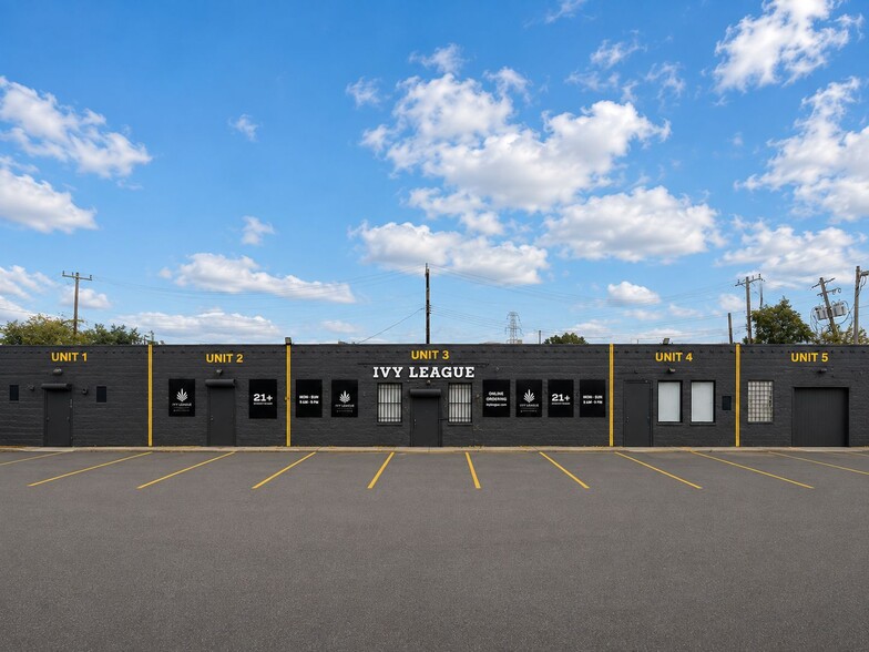 More Photos Of 465-471 S Schaefer Hwy, Detroit Freestanding For Sale